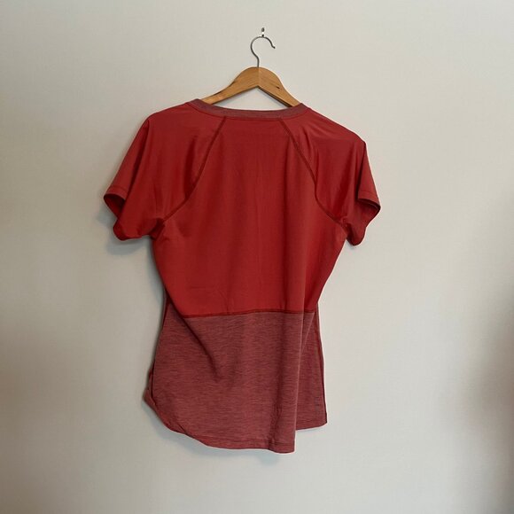 North Face. Reactor T-Shirt. Pink/Salmon Color. Size Medium. Womens. - Picture 2 of 6